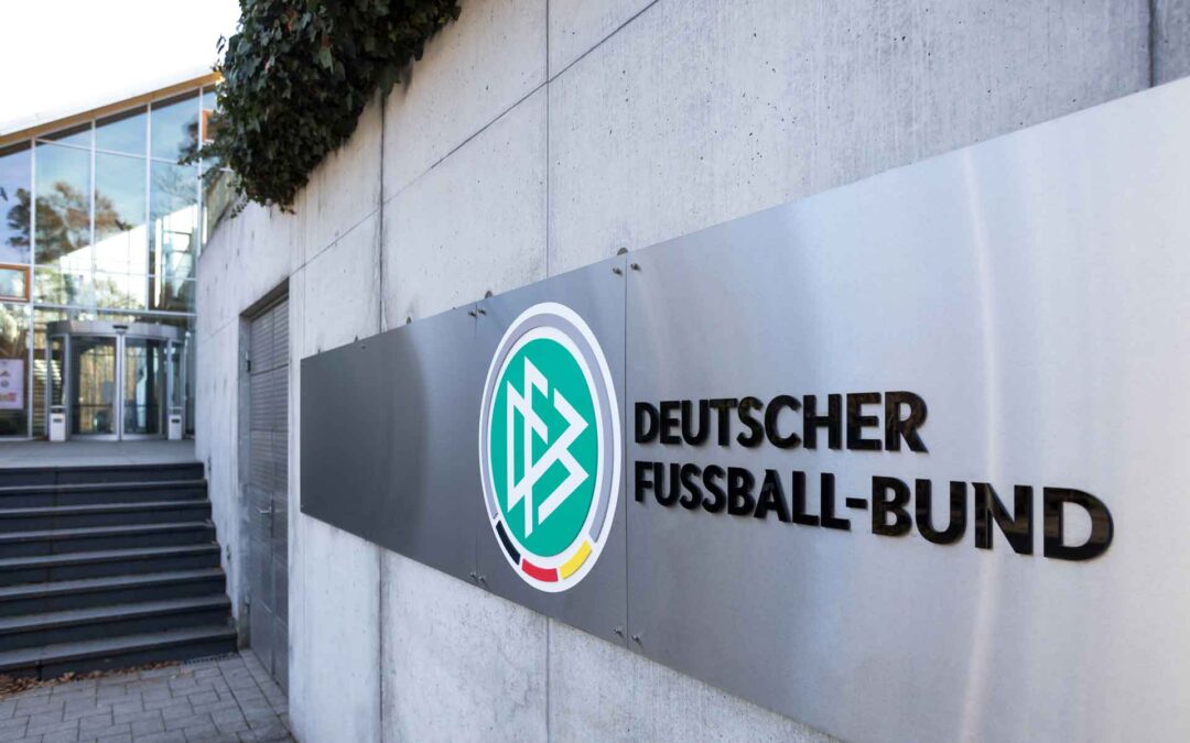 Geisterspiele und Millionenstrafen: Steht die Sanktionspraxis des DFB rechtlich im Abseits?