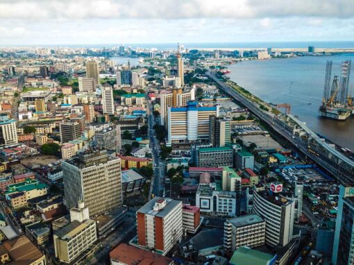 Wirtschaftliche Entwicklung und Migration: Perspektiven auf transnationale Investitionsstrategien in Afrika