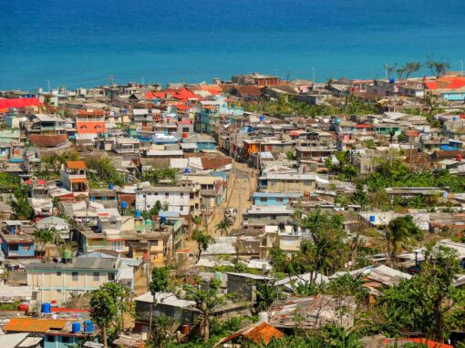 Historische Perspektiven auf koloniale Intervention und revolutionäre Transformation: Die britische Militäraktionen in Saint‑Domingue